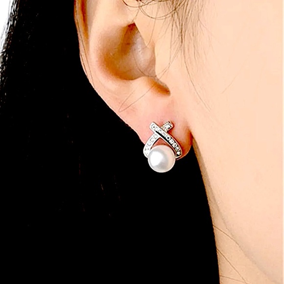🌟 Sterling Silver 925 Pearl Elegant Stud Earrings - Picture 4 of 5